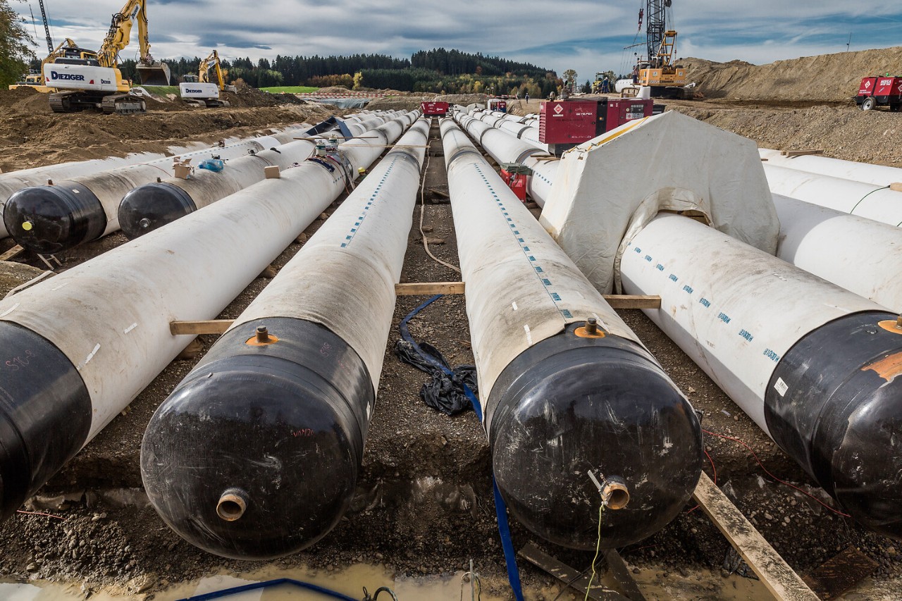 16 Röhrensträngen mit einer Länge von je 115 Metern wurde verlegt.