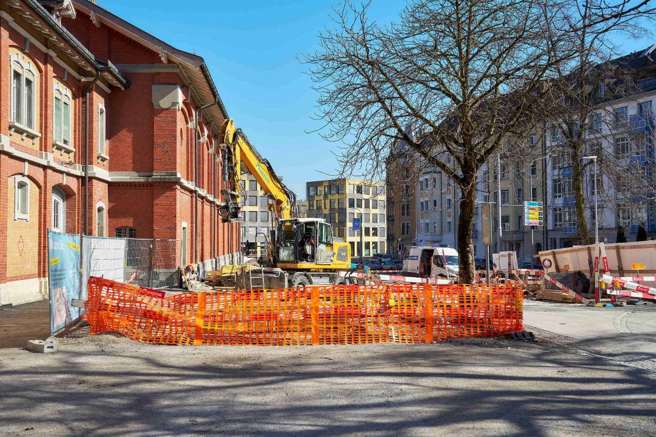 Zwei Fernwärmerohre müssen bei der Reithalle umgelegt werden.