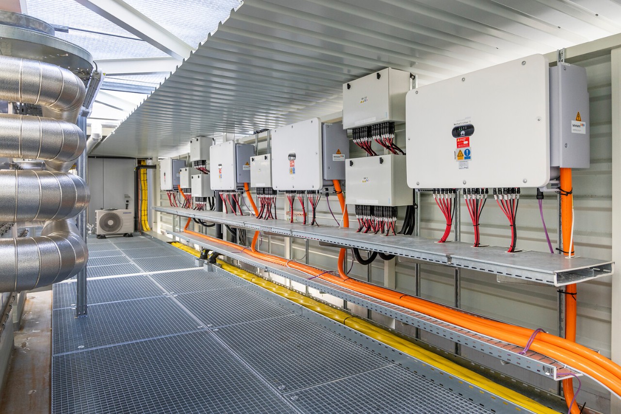  870'000 Kilowattstunden Solarstrom produziert die Anlage pro Jahr.