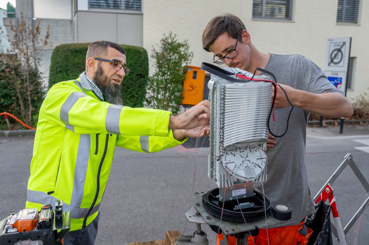 Emin Basic und sein Team planen auf dem Stadtgebiet Glasfaserleitungen bis in die Wohnungen und Häuser. 
