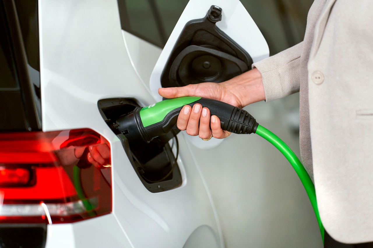 An der Boppartstrasse, Grütlistrasse und Zeppelinstrasse bestehen Ladestationen in der Blauen Zone.