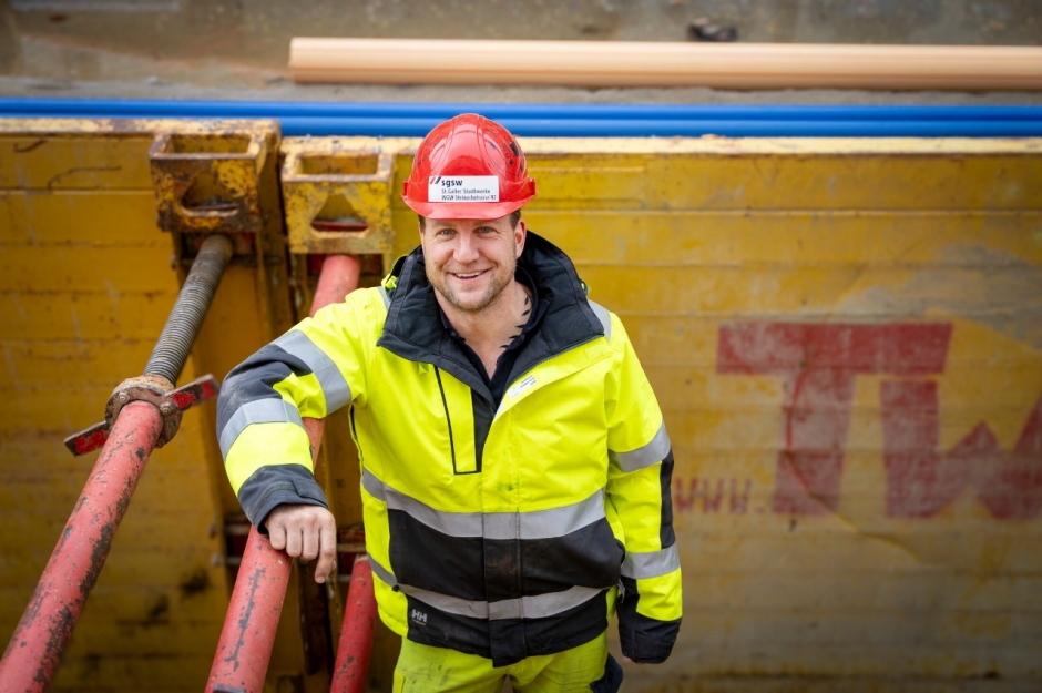 Gebi Buob ist Rohrnetzmonteur bei den sgsw und f&uuml;r den Aus- und Einbau der alten respektive neuen Wasserleitungen am Marktplatz verantwortlich.